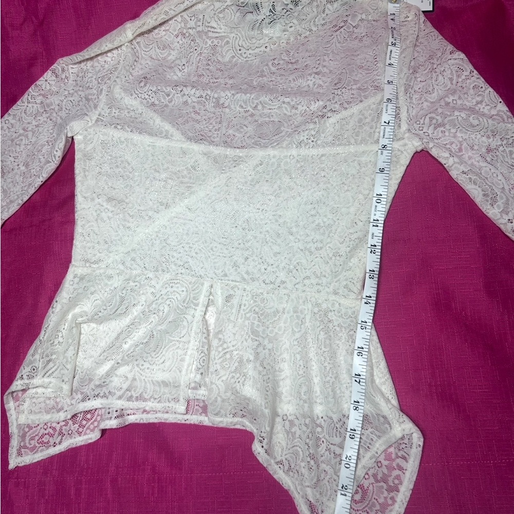 BCBGMaxAzria White Asymmetrical lace Peplum Blouse New with tag - Picture 4 of 5